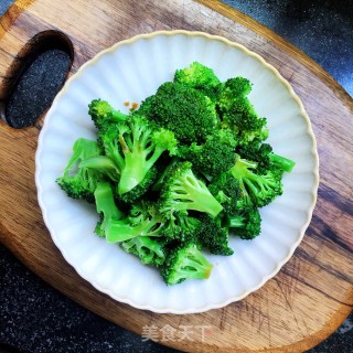 茶油拌西兰花的做法步骤：6