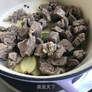 红烧牛肉炖土豆的做法步骤：6