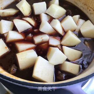 红烧牛肉炖土豆的做法步骤：10