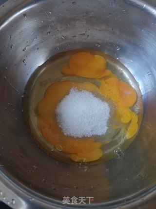 鸡蛋仔冰激凌的做法步骤：1