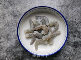 蒜蓉粉丝蒸虾仁的做法步骤：2