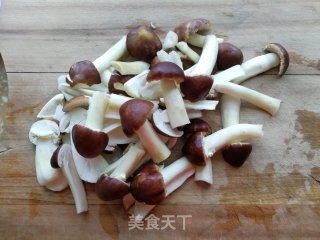 四季豆炒松茸的做法步骤：4