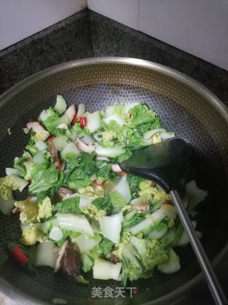 芽白菜炒香菇的做法步骤：5