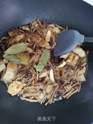 茶树菇炖肉的做法步骤：8