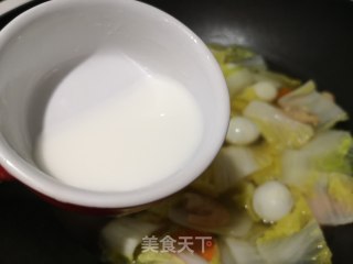 白菜虾仁锅的做法步骤：9