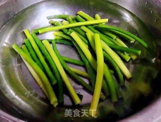 #凉拌菜#粉丝花生米拌蒜苗的做法步骤：3