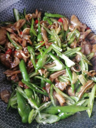 辣椒炒猪耳的做法步骤：6