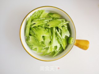 夏季下饭菜苦瓜炒牛肉❗️苦瓜爽脆牛肉滑嫩，小满节气美食的做法步骤：4