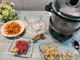 虫草花百合瘦肉汤的做法步骤：1