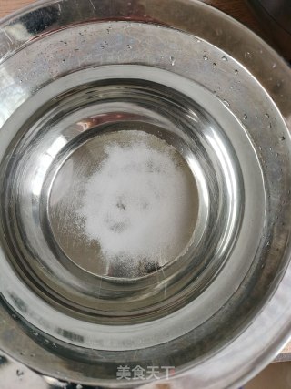 盐水菠萝的做法步骤：1