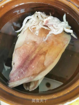 丝瓜炒鱿鱼的做法步骤：4