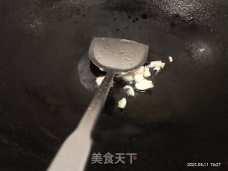 清炒南瓜苗的做法步骤：2