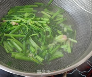 培根炒菠菜梗的做法步骤：7