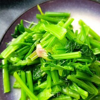 培根炒菠菜梗的做法步骤：9