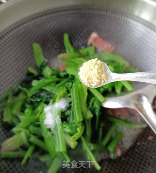培根炒菠菜梗的做法步骤：13
