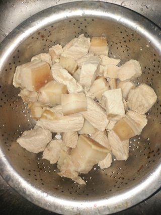红烧肉炖萝卜的做法步骤：2
