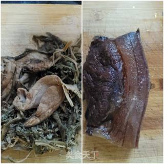 腊肉焖大头菜的做法步骤：1