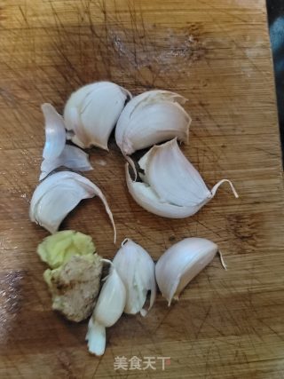 腊肉焖大头菜的做法步骤：3
