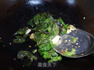 辣椒炒皮蛋的做法步骤：8
