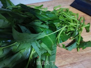 蒜香空心菜的做法步骤：1