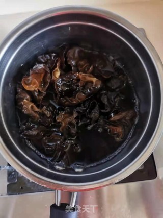 小冬瓜肉丸汤的做法步骤：2