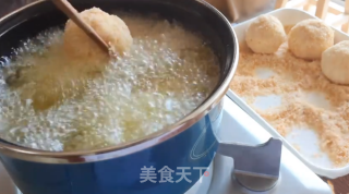 把隔壁家小朋友馋哭的香脆热狗芝士球球的做法步骤：7