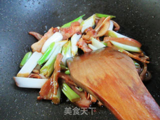大葱炒猪耳朵的做法步骤：7
