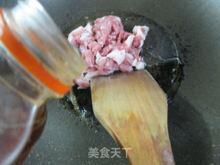 肉丝豆腐皮炒柿子椒的做法步骤：5
