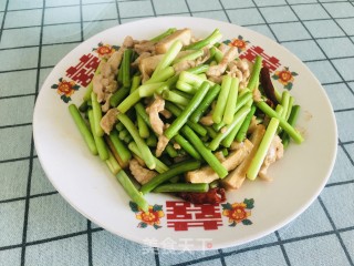 蒜苔过油肉的做法步骤：7