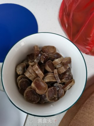 腊肠炒饭的做法步骤：1