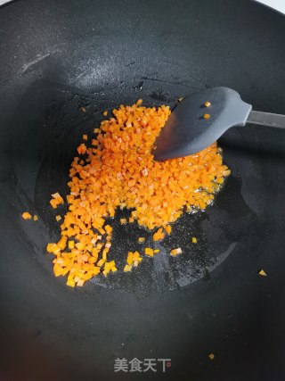 腊肠炒饭的做法步骤：3