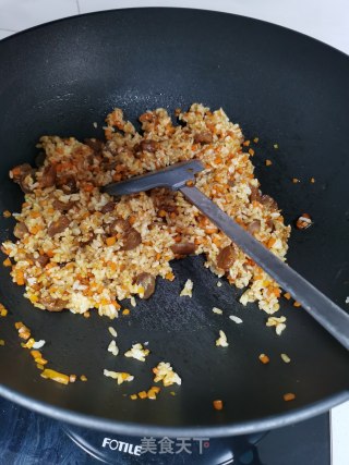 腊肠炒饭的做法步骤：6