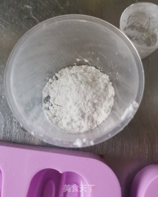 自制盐水棒冰的做法步骤：2