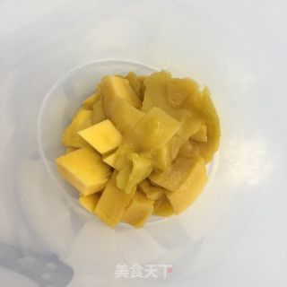 芒果奶昔的做法步骤：2
