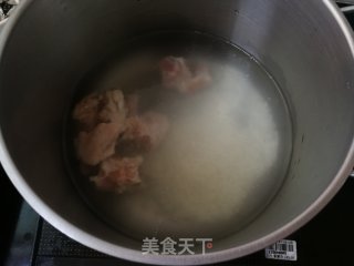 排骨鲜虾粥的做法步骤：2