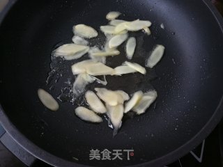 西葫芦子姜炒鸡蛋的做法步骤：4