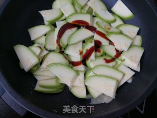 西葫芦子姜炒鸡蛋的做法步骤：5