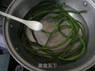 豆角煎酿鸡蛋的做法步骤：2