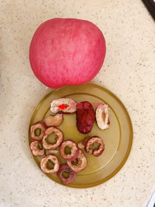 山楂苹果消食饮的做法步骤：1