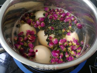 玫瑰花茶叶蛋的做法步骤：4