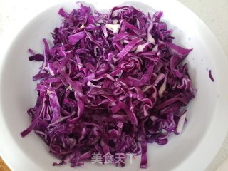 炝拌紫甘蓝的做法步骤：3