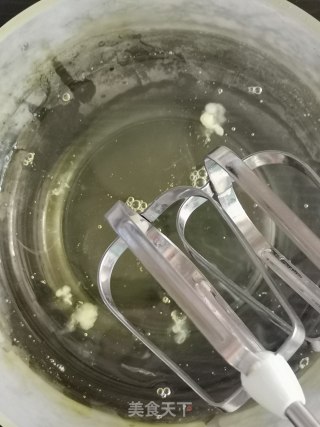 暖阳般温暖的爱～南瓜花生碎戚风蛋糕的做法步骤：12