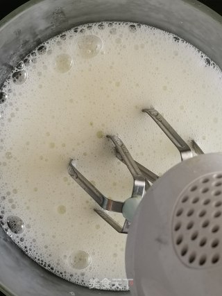 暖阳般温暖的爱～南瓜花生碎戚风蛋糕的做法步骤：13