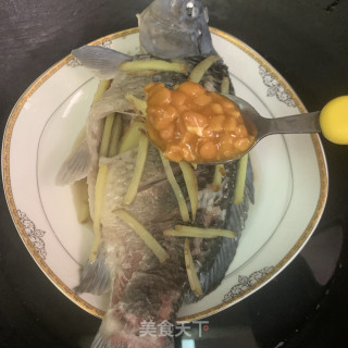 黄豆酱蒸鲫鱼的做法步骤：5