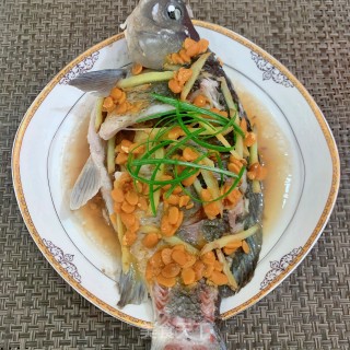 黄豆酱蒸鲫鱼的做法步骤：7