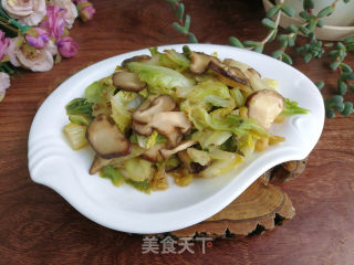 香菇炒包菜的做法步骤：6