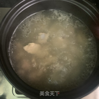 菱角排骨汤的做法步骤：5