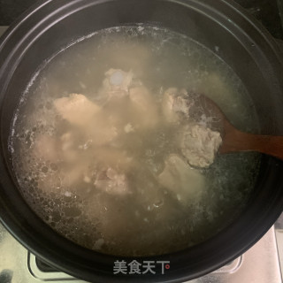 菱角玉米排骨汤的做法步骤：6