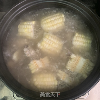 菱角玉米排骨汤的做法步骤：8