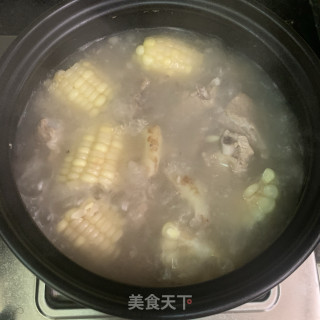 菱角玉米排骨汤的做法步骤：9